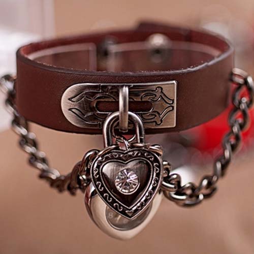 A lovely eye catching watch as the picture! A lovely eye catching watch as the picture!
