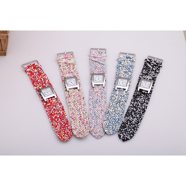 Fashion Ladies Knitting Bracelet Fashion Ladies Knitting Bracelet