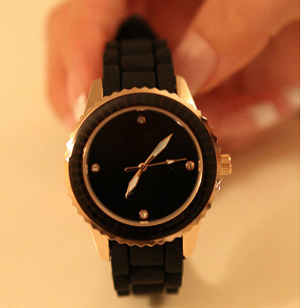Ladies' Quartz Watch Ladies' Quartz Watch